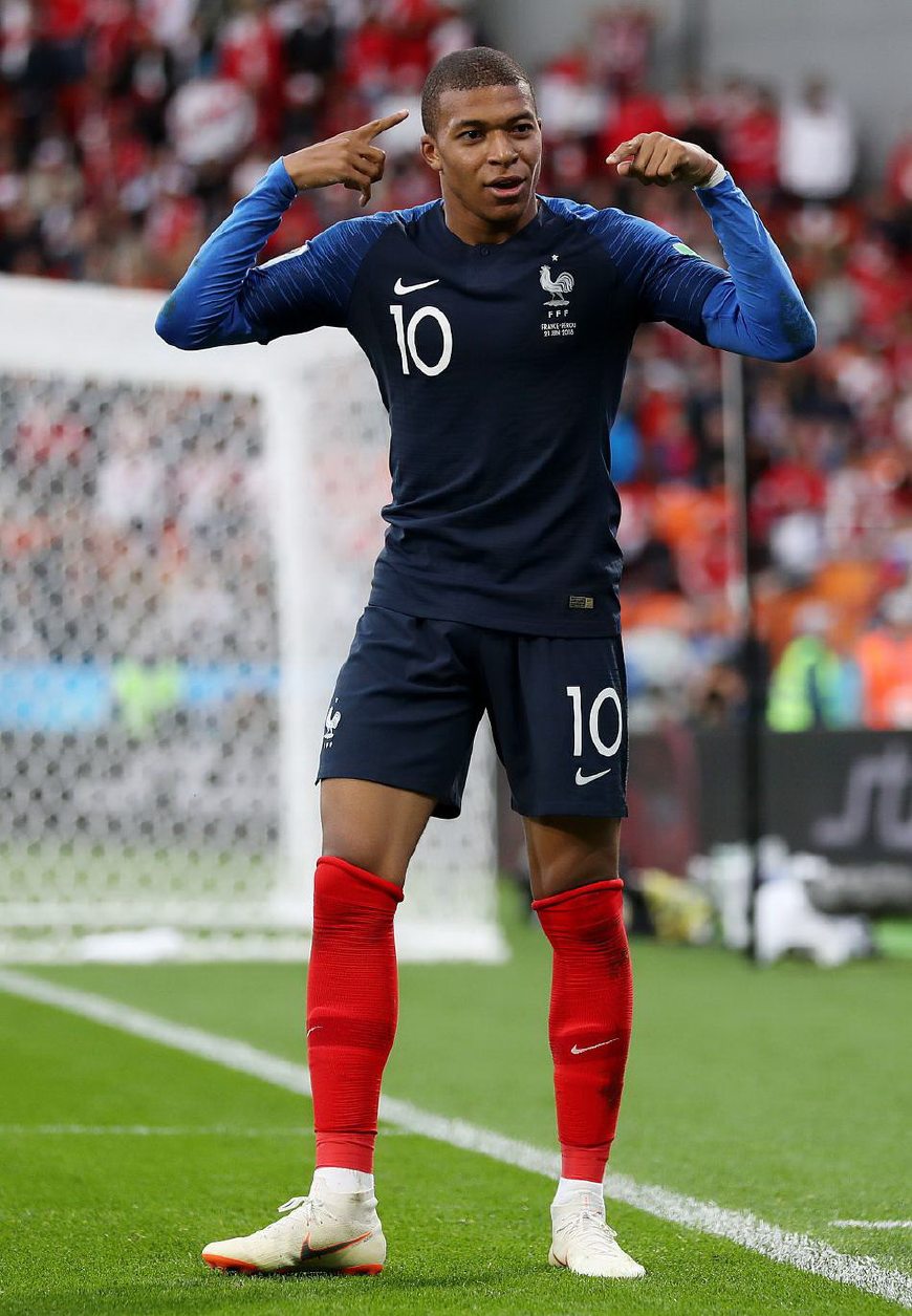 东体谈中超外援名额调整：足协、中足联应多听听俱乐部的意见（东体：中超外援名额调整，足协与中足联应充分吸纳俱乐部建议）