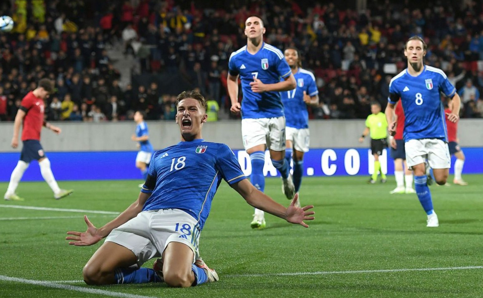 欧冠最新积分榜：阿森纳6战全胜领跑，曼城升至第4&皇马第7（欧冠积分榜更新：阿森纳六战全胜居首，曼城升第4，皇马排第7）