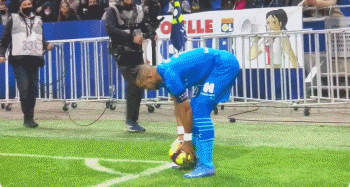 西媒：阿姆拉巴特已前往摩洛哥，不会随贝蒂斯征战本轮欧联