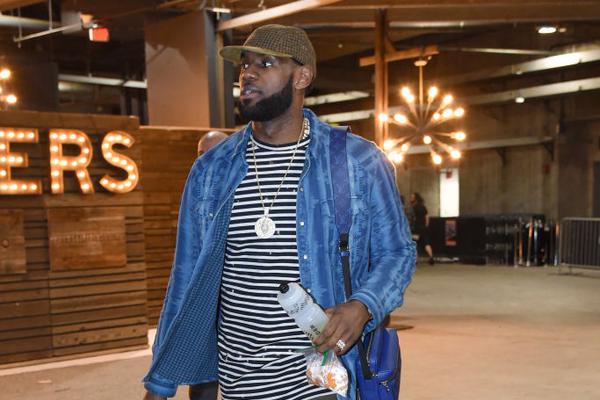 都体：米兰在关注布雷斯特左闸洛科，他是本赛季法甲抢断王（都体：米兰有意布雷斯特左后卫洛科，法甲本季抢断王）