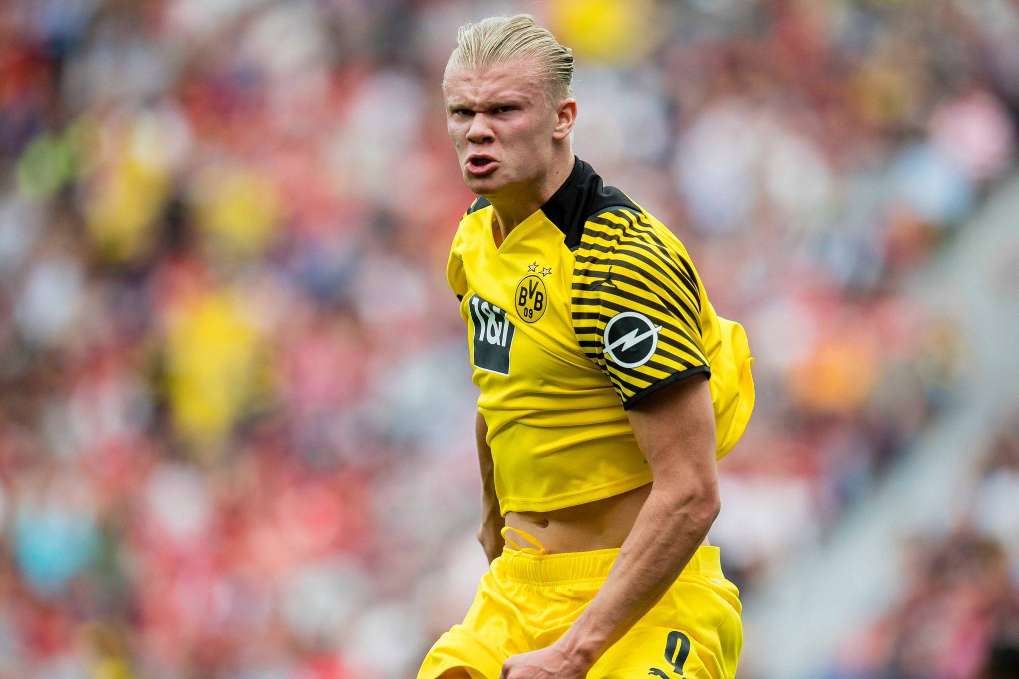 摸吉祥物女演员胸部，前塞尔塔队长马略被判赔偿1000欧（前塞尔塔队长马略因不当触碰吉祥物女演员胸部被判赔偿1000欧元）