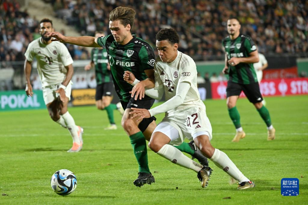 中国女足0-8惨败英格兰女足，张琳艳造险，斯坦韦戴帽