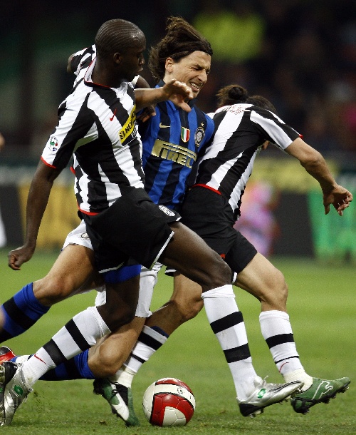 山东泰山主场收官：10胜3平2负，负成都申花，6-0国安&3-1海港（主场收官，山东泰山10胜3平2负：负成都与申花，6-0胜国安、3-1胜海港）