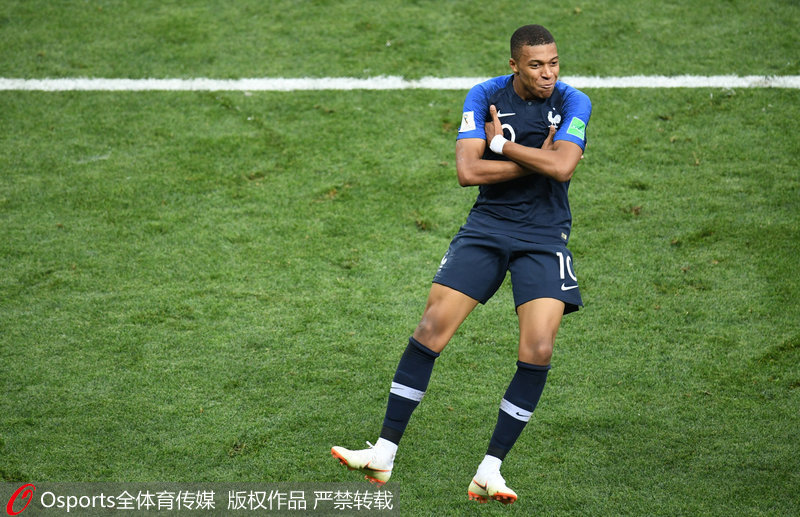 今天是海港足球俱乐部一线队球员武磊的生日，让我们...