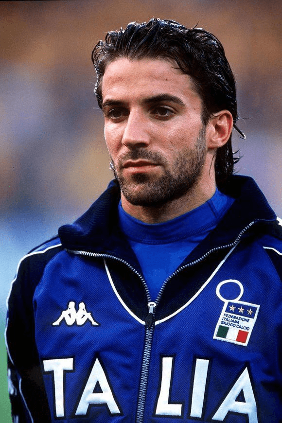 邦马蒂：我小时候踢球常遭歧视，人们说女孩怎么踢起球来了（邦马蒂：童年踢球屡遭偏见，总被质疑“女孩怎么会踢球？”）