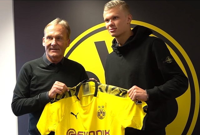 波媒：佛罗伦萨有意斯佩齐亚的波兰国脚维希涅夫斯基（波兰媒体：佛罗伦萨有意引进斯佩齐亚波兰国脚维希涅夫斯基）