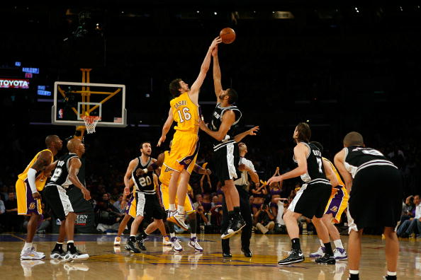 火箭哈登末节爆发连得15分（哈登末节大爆发 连续砍下15分）