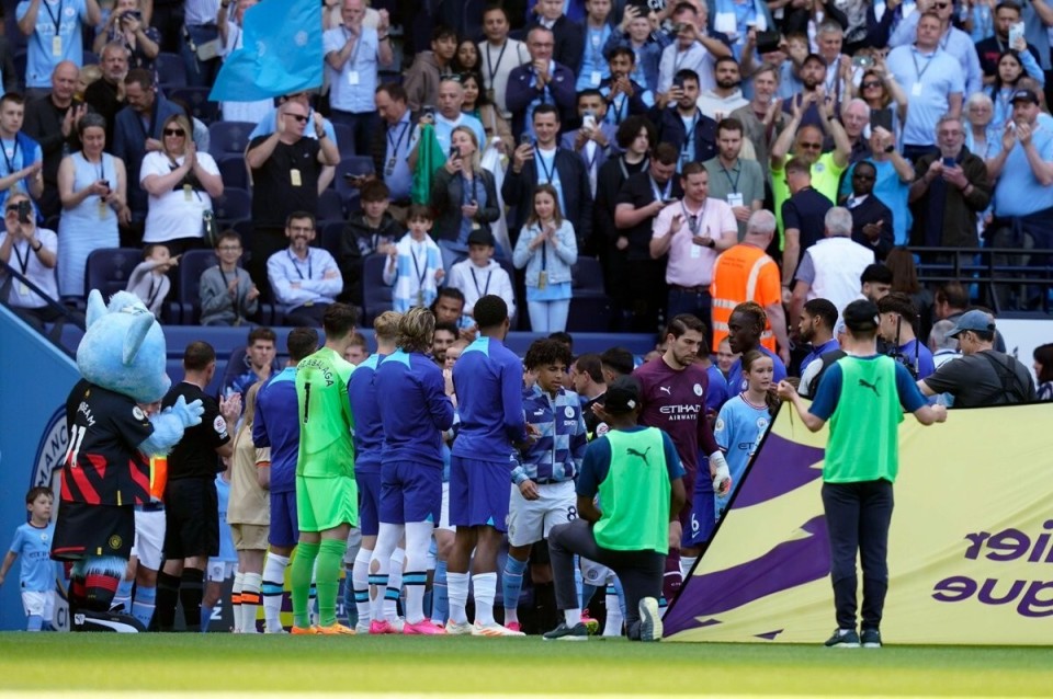 记者：尤文、国米等意甲俱乐部考察热那亚中场马利诺夫斯基（多家意甲豪门考察热那亚中场马利诺夫斯基，尤文国米在列）