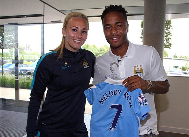 阿斯：瓦伦西亚正考虑与维尼修斯纪录片出品公司达成庭外和解（阿斯报：瓦伦西亚考虑与维尼修斯纪录片制作方达成庭外和解）