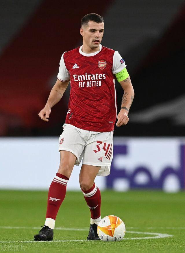 海港收官战闷平！媒体人热议：悲壮且幸运，没陈威早完蛋了（海港收官战闷平，媒体热议：悲情又走运，若无陈威恐已不保）