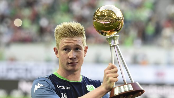 一斯佩齐亚球迷掉进看台和球场之间的沟里，被送进重症监护室（斯佩齐亚球迷跌入看台与球场之间沟渠，伤重送入重症监护室）