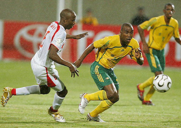 德转列英格兰球员身价TOP10：贝林厄姆1.6亿欧第1，埃泽上榜（德转公布英格兰球员身价前十榜：贝林厄姆以1.6亿欧居首，埃泽入选）