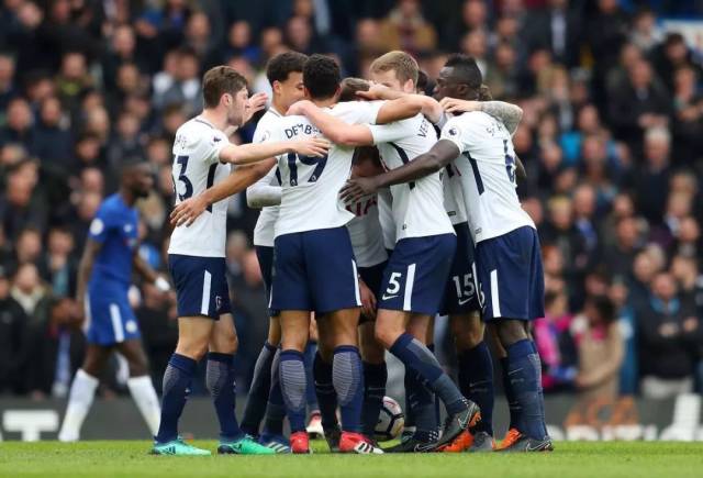 强队优势全无，弱队反而更冷静（强队优势尽失，弱队更加沉稳）